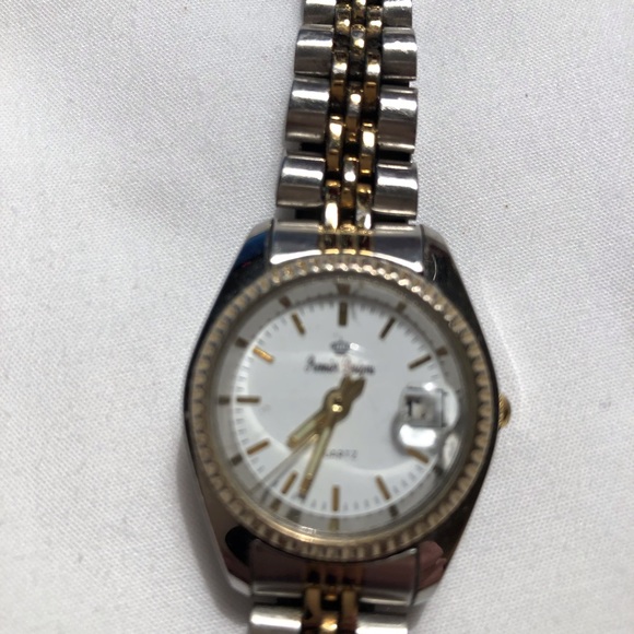 Watch - Picture 2 of 3